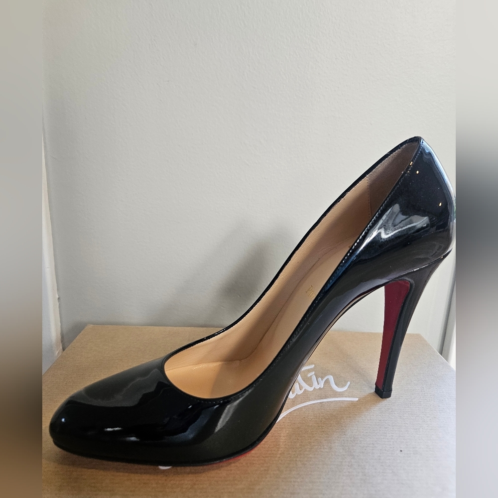 💕New never worn Christian Louboutin pumps, BEST price on posh💗